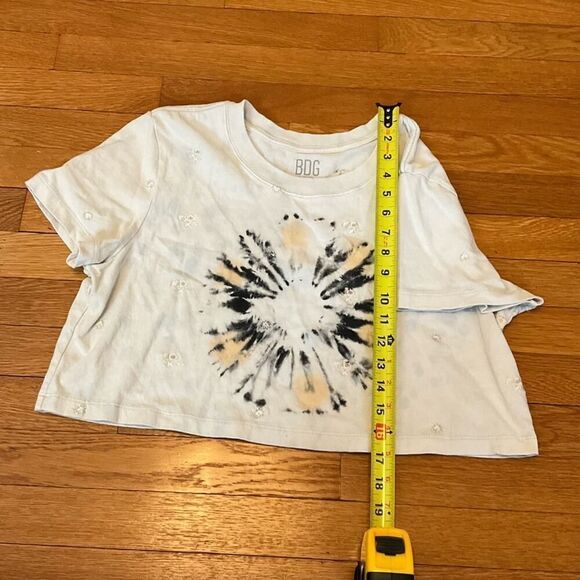 BDG Tie Dye Cropped T-Shirt with Embroidered Flowers- L - Picture 5 of 7